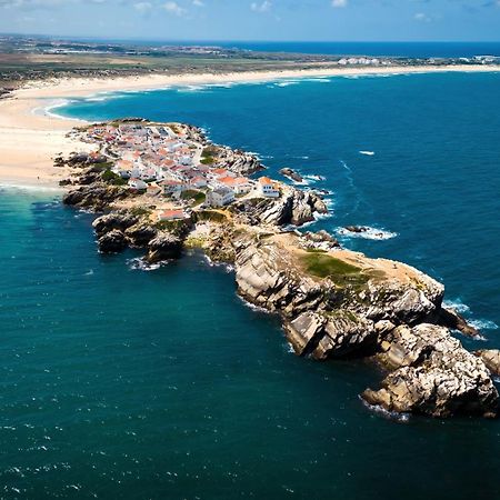 The Salty Pelican Yoga & Surf Retreat Пеніші Екстер'єр фото