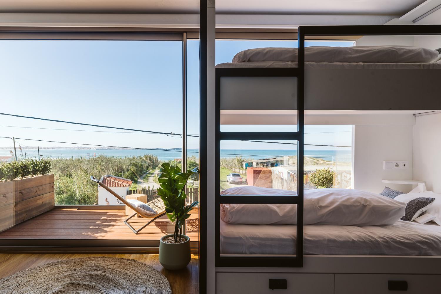 The Salty Pelican Yoga & Surf Retreat Пеніші Номер фото