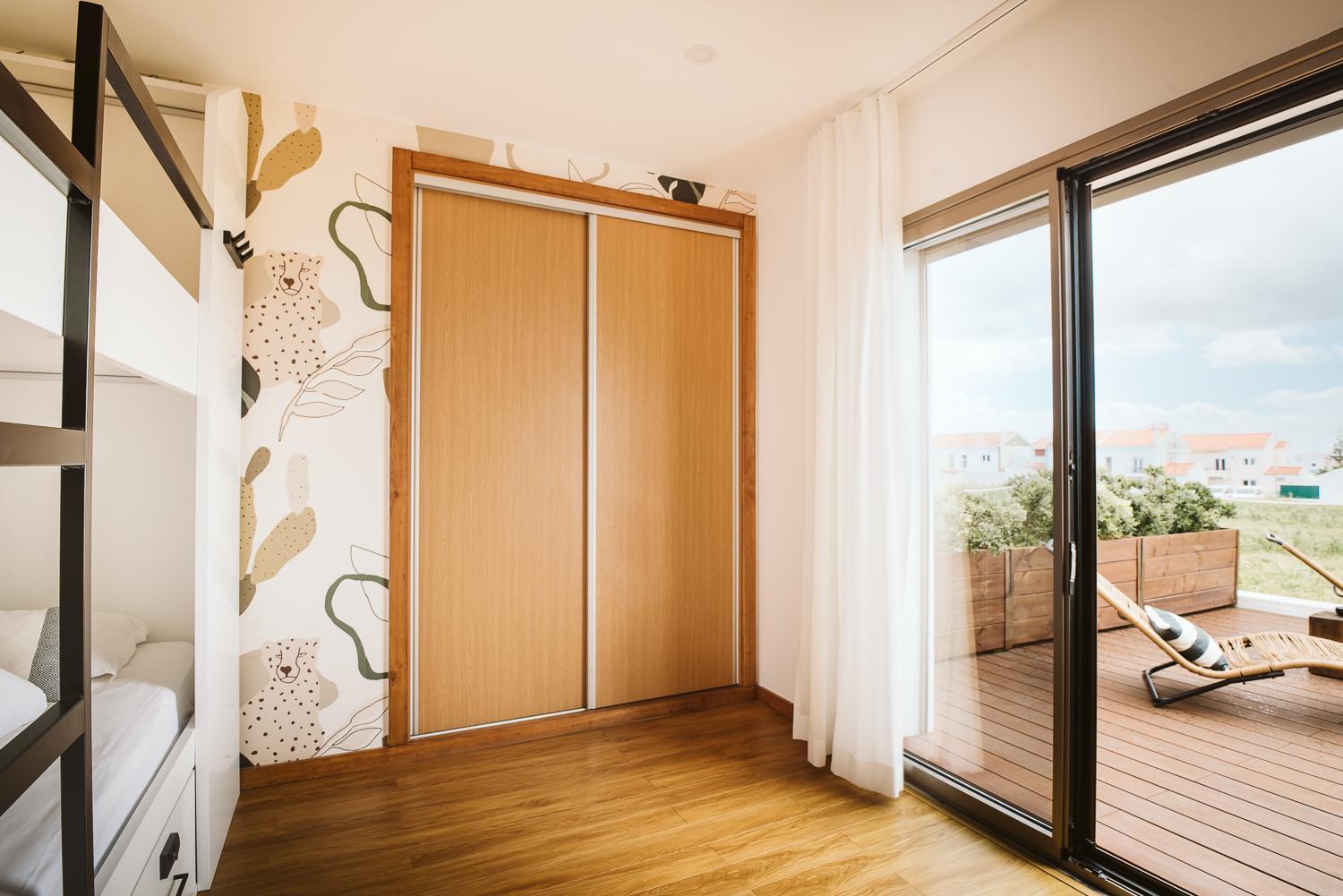The Salty Pelican Yoga & Surf Retreat Пеніші Номер фото