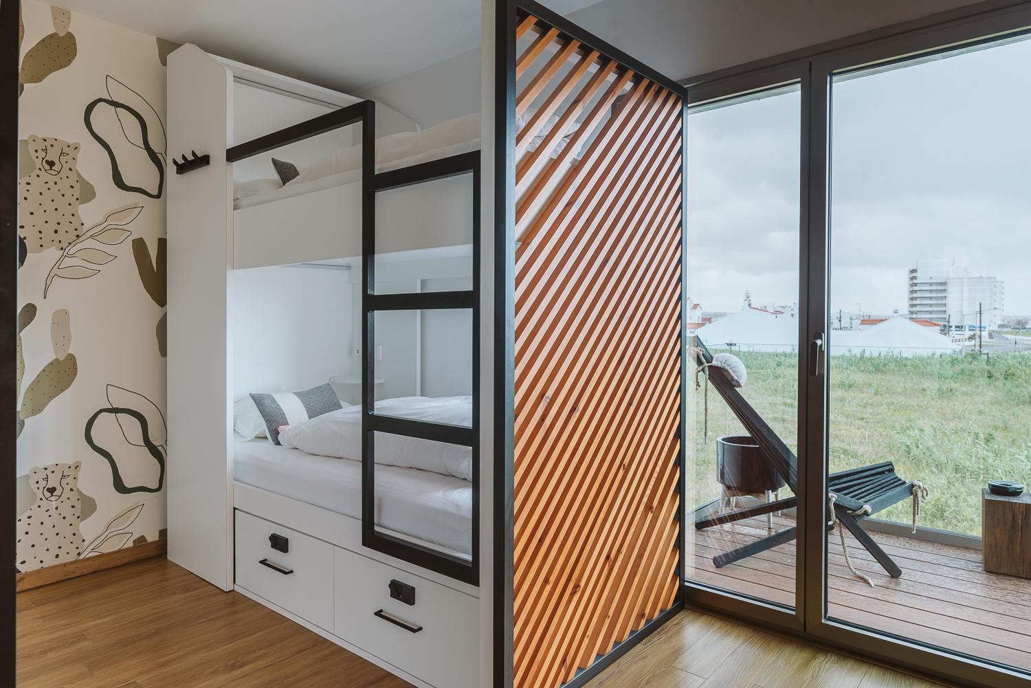 The Salty Pelican Yoga & Surf Retreat Пеніші Номер фото